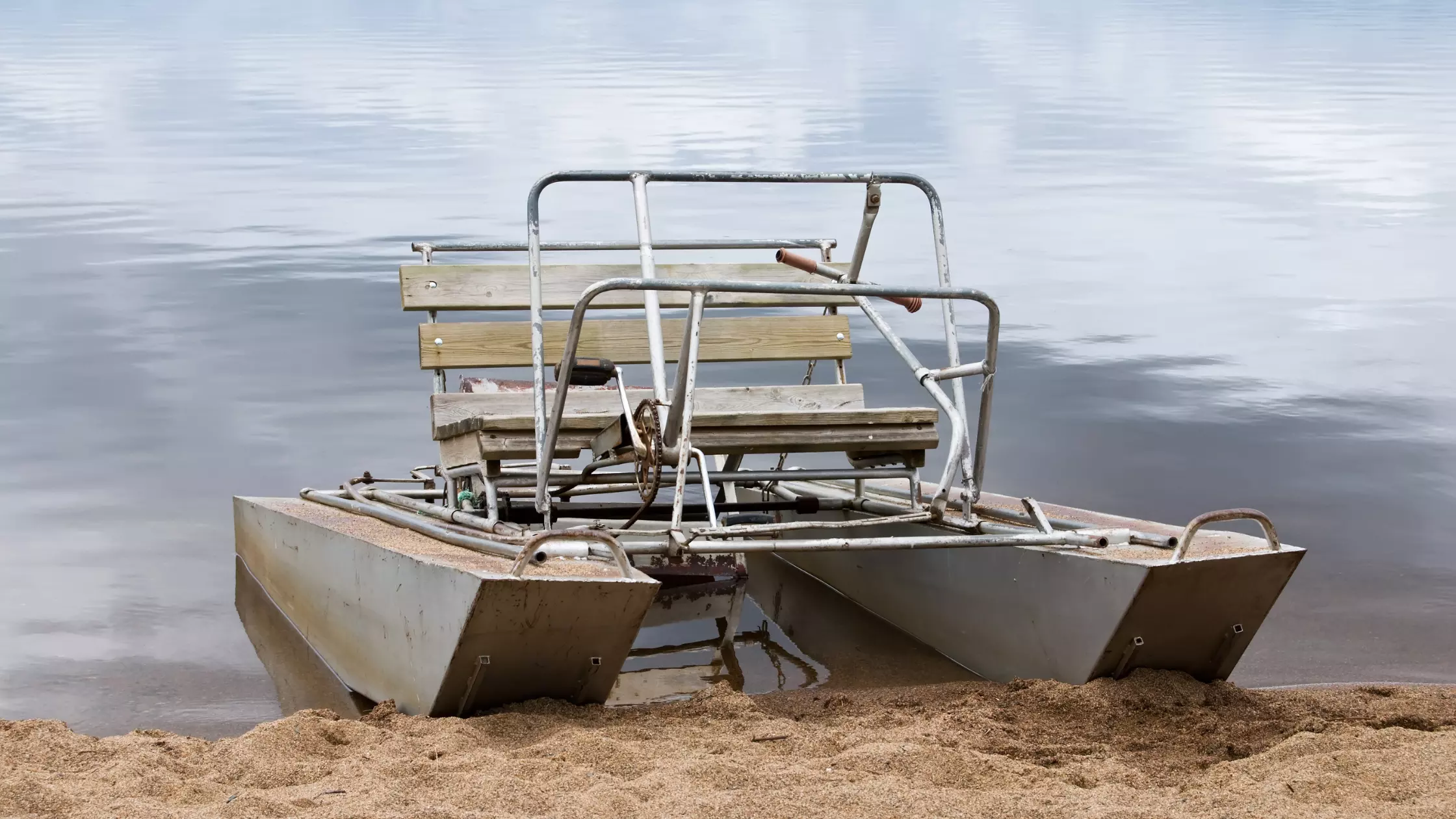 The difference between a pedal boat and a paddle boat